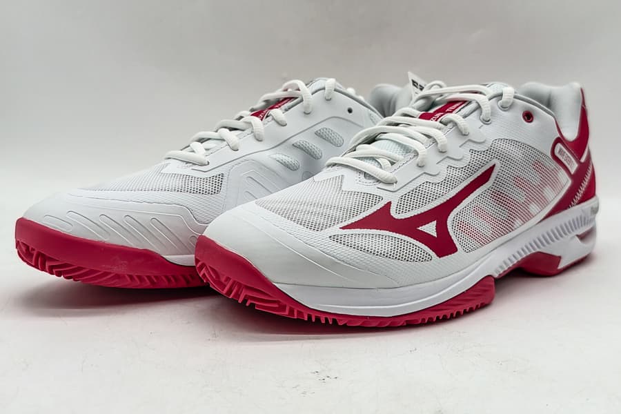 Paar Damenschuhe Mizuno, Gr. 42,5